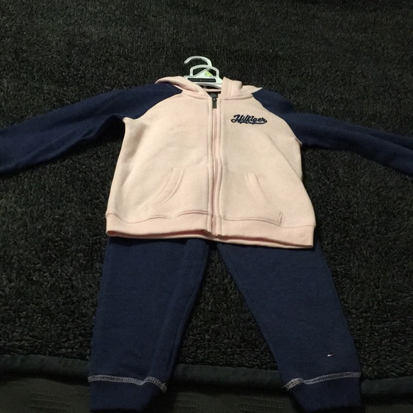 NWT toddler girls Tommy Hilfiger sweat outfit - Picture 1 of 7